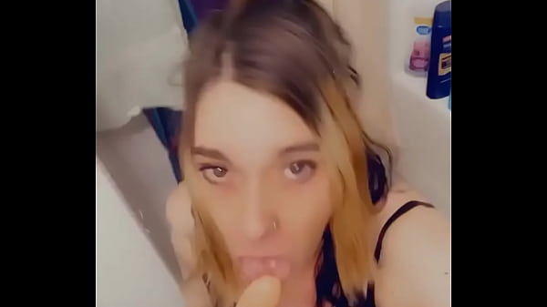Gorgeous Tranny Likes to Get Dicks Hard