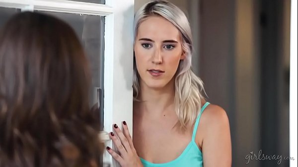 Cadence Lux Squirting Right to Abigail Mac’s Face