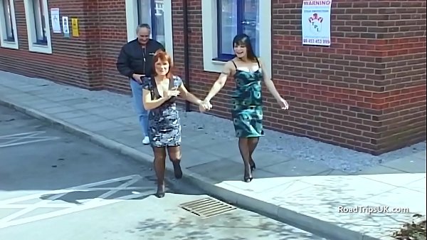 Wendy Taylor and Daisy Rock Get a Good Seeing Too
