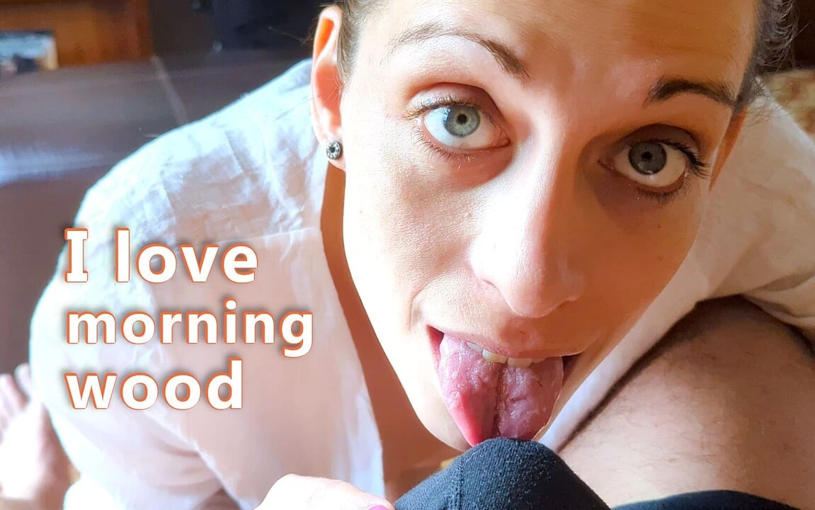 Daddy’s Good Girl Loves Swallowing his Morning Wood